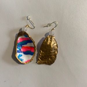 5 for 25 deal! Never worn dangle earrings